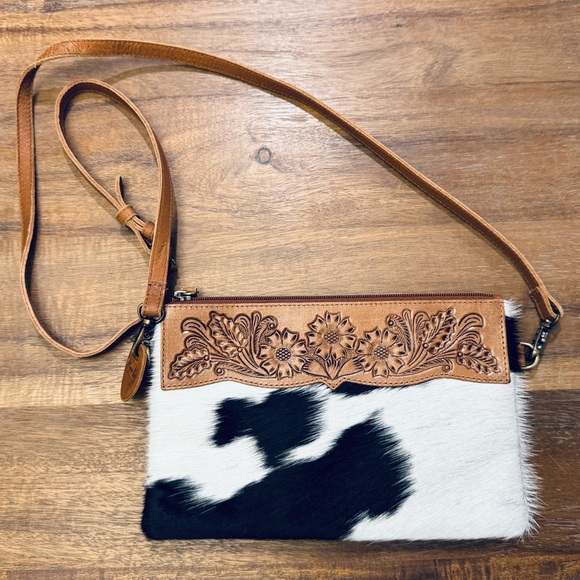 Myra Bag LEAF PRINT SMALL CROSSBODY BAG - Green Leaf Design, Zipper Closure